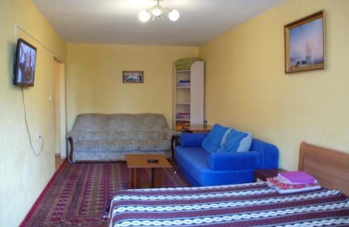 Tomsk Apartment | Top-Rated Stay at Учебная 8п3 with Breakfast & Hot Tub