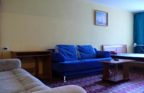 Tomsk Apartment | Top-Rated Stay at Учебная 8п3 with Breakfast & Hot Tub