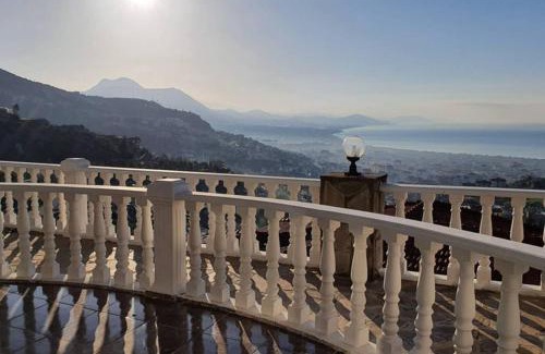 Tepe Apartment | Cozy Villa with Breathtaking Ocean View & Pool Access