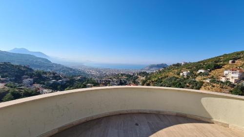Tepe Apartment | Cozy Villa with Breathtaking Ocean View & Pool Access