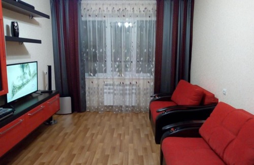 Nizhnekamsk Apartment | Cozy Two-Room Stay on Studencheskaya with Hot Tub Access