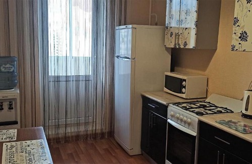 Nizhnekamsk Apartment | Cozy Two-Room Stay on Studencheskaya with Hot Tub Access