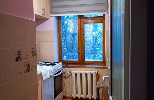 Riscani Apartment | Cozy Apartment Steps from Central Park with Spa Access