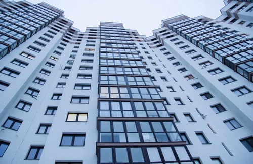 Oktyabrsky District Apartment | Modern Apartment Near City Center - Rated 10/10!