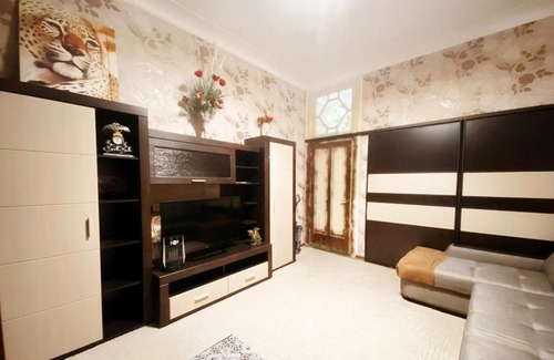 St. Petersburg City Centre Apartment | Cozy Apartment in Tolstovsky House with Hot Tub & Breakfast