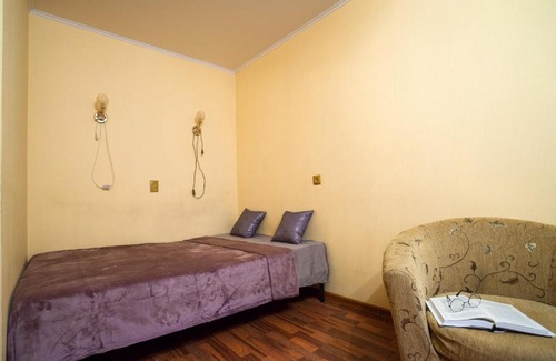 Ozero Dolgoe Apartment | Cozy Apartment on Komendantskiy with Breakfast & Pet Access