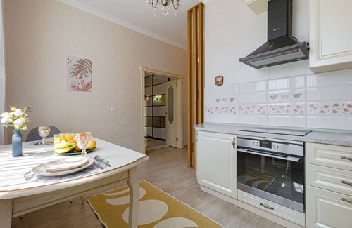 Yesil District Apartment | Welcoming Apartment with Private Courtyard Near Shopping