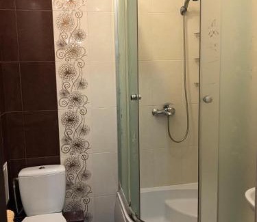 Darnyckyj Apartment | Cozy Apartment with Top Amenities and 9.3/10 Guest Rating