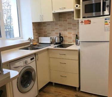 Rezina Apartment | Cozy Studio in Rezina with Hot Tub & Family Amenities