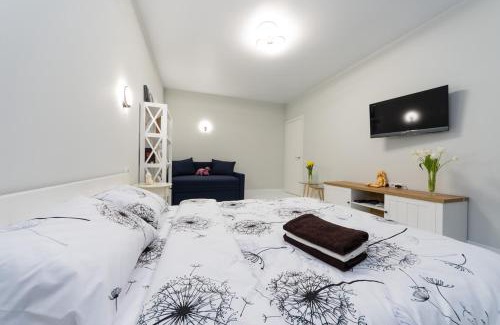 Holosiivskyj Apartment | Cozy 1-Bedroom Apartment on Teremky - Wheelchair Accessible