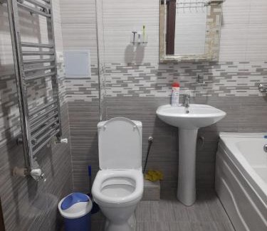 Bukhara Province Apartment | Inviting 2-Bedroom Apartment in City Center with Hot Tub