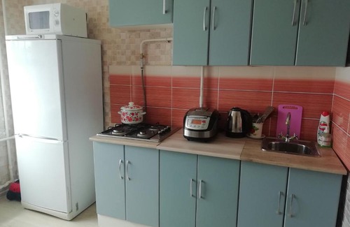 Serpukhov Apartment | Pet-Friendly Уютный дворик with Hot Tub & Kitchen Amenities