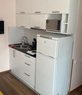 Makhinjauri Apartment | Cozy Room with Breathtaking Mountain Views
