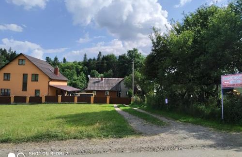 Podobovets House | Discover У ДЯДЬКА: Guest Rated 9.6 with Pet-Friendly Perks
