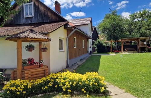 Podobovets House | Discover У ДЯДЬКА: Guest Rated 9.6 with Pet-Friendly Perks