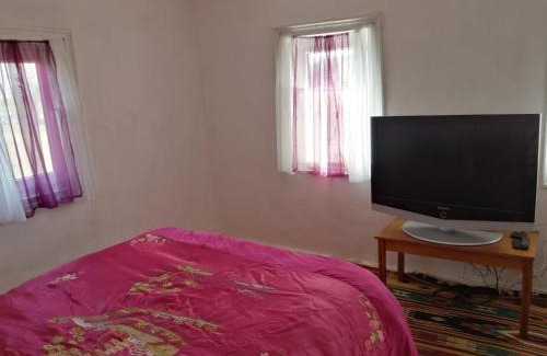 Rudka House | Explore У Катерини: Pet-Friendly with Breakfast Included