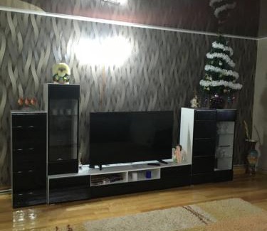 Huklyvyi Apartment | Discover У Люби: Top-Rated Stay with Hot Tub & Breakfast