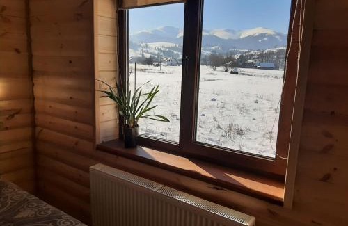 Pilipets House | Cozy У Мирослави: Family-Friendly with Hot Tub & Fireplace