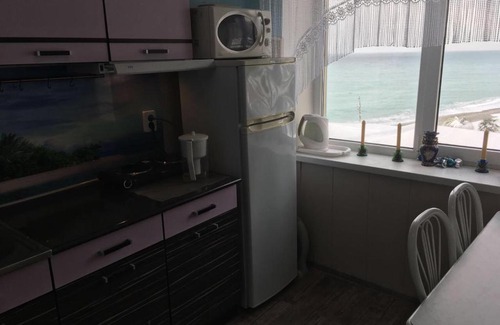 Gagra Apartment | Pet-Friendly Oasis with Ocean Views by the Sea