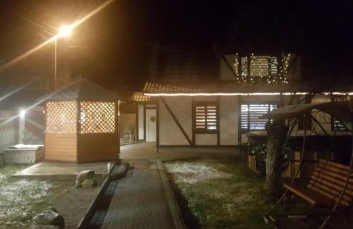 Yaremche House | Exceptional Stay at У Насті: Pet Friendly with Pool & Kitchen