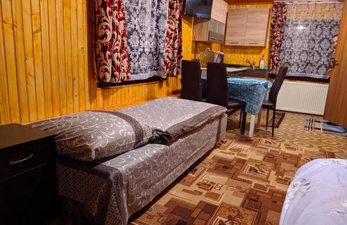 Yasinya House | Comfortable Stay at У Оксани: Pet & Child Friendly Retreat