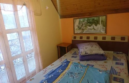 Podobovets House | Family-Friendly Retreat at У Яслигана with Pool & Breakfast