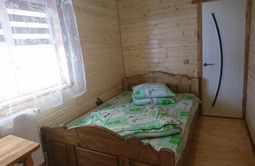 Podobovets House | Family-Friendly Retreat at У Яслигана with Pool & Breakfast