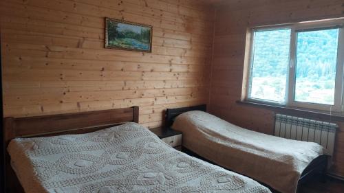 Mizhhirya House | Cozy У Інни: Pet-Friendly Retreat with Breakfast & Hot Tub