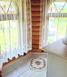 Solotvyno Bed & Breakfast | Experience Relaxation at Фазенда "Змерега" with Ocean Views