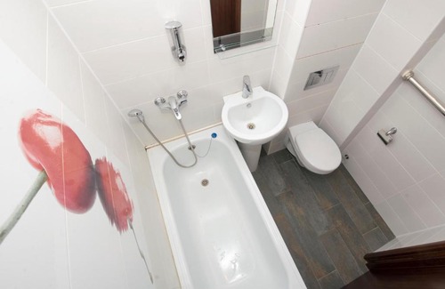 Vologda Apartment | Pet-Friendly Stay at Флагман 3 for Budget Travelers