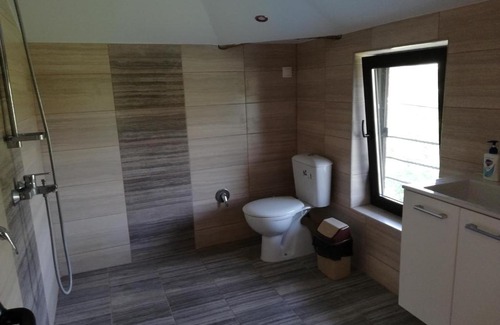 Svishtov Apartment | Pet-Friendly Getaway at Хамбара for Families