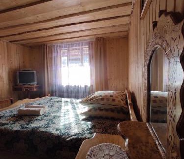 Soymy Apartment | Pet-Friendly Retreat at Хата у Карпатах - Guest Rated 10/10