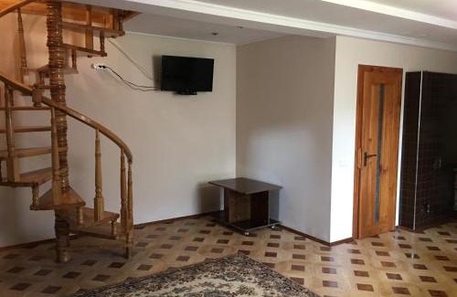 Verkhovyna House | Cozy Cabin in the Carpathians - Guest Rated 9.7/10