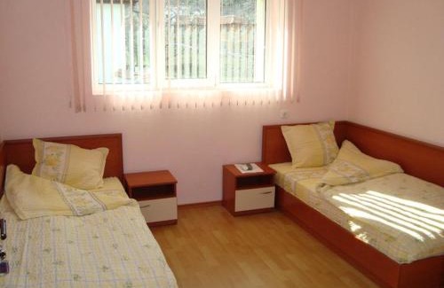 Asenovgrad Hotel | Pet-Friendly Hotel Complex Avalon with Pool & Restaurant