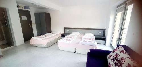 Sandanski Hotel | Discover Hotel Dani: Pet Friendly with Oceanfront Bliss
