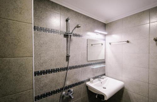 Tundzha Hotel | Discover Hotel ПИРГУЛЯ: Family-Friendly with Breakfast