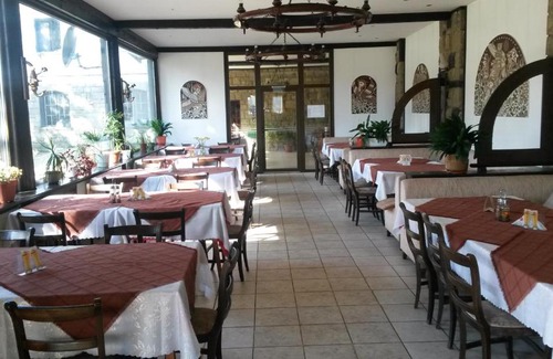 Gabrovo Hotel | Inviting Hotel-Restaurant Shipka with Pool & Family Benefits