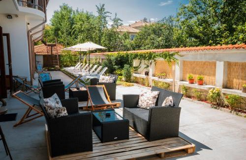 Karlovo Hotel | Discover Hotel Sydney: Family-Friendly with Hot Tub & Breakfast