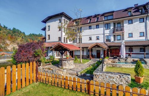 Smilyan Hotel | Discover Hotel Smolena: Family-Friendly with Breakfast Included