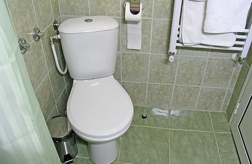 Haskovo Hotel | Pet-Friendly Haven at Хотел Хисаря with Breakfast & Hot Tub
