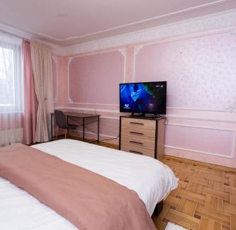 Ternopil Apartment | Comfortable Stay on Липова Street - Family-Friendly Rooms