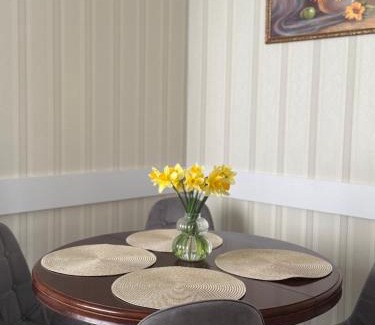 Kamenets-Podol'skiy Apartment | Discover Центр міста Апартаменты – Family-Friendly Escape
