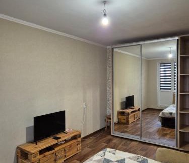 Mykolaiv Apartment | Discover Prospekt Centralny: Guest Rated 9.5/10