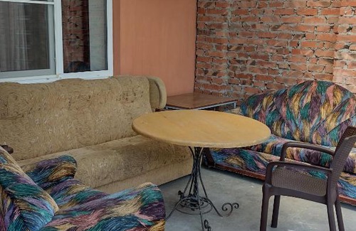Taganrog House | Prime Location, 5 Minutes to the Sea - Guest Rated 9/10