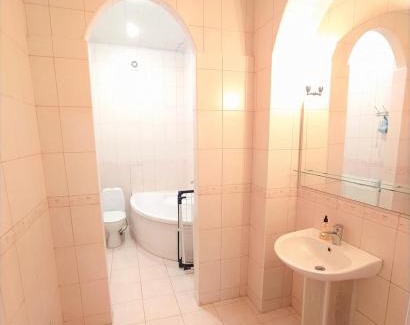 Vinnytsya Apartment | Pet-Friendly Hotel "Центр" with Great Amenities Awaits