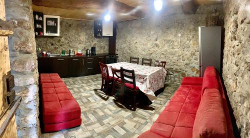 Kyustendil House | Cozy Family Retreat at Florina Houses with Breakfast & Pets