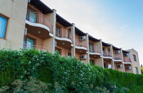 Sinemoretz Apartment | Exclusive Private Apartment in Secure Complex with Ocean View
