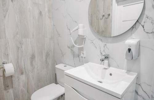 Lutsk Hotel | Discover Чевермето-Ірен: Pet Friendly & Family Enjoyment