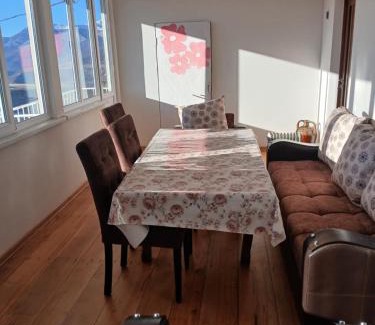 Armenia House | Family-Friendly Chkalov Guest House for Budget Travelers