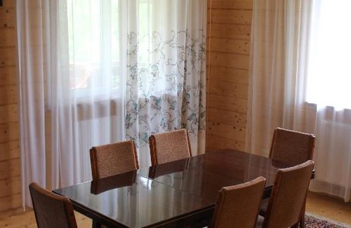 Verkhovyna Cabin | Discover Чорногірський Вітер: Guest Rated 9.9, Family-Friendly